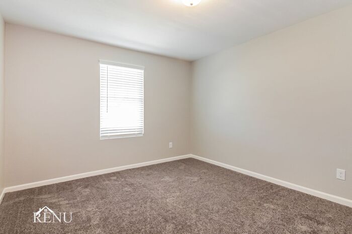 Building Photo - 6610 Charleston Dr