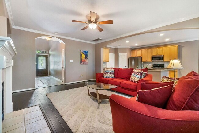 Building Photo - 7 Bellisima Ct