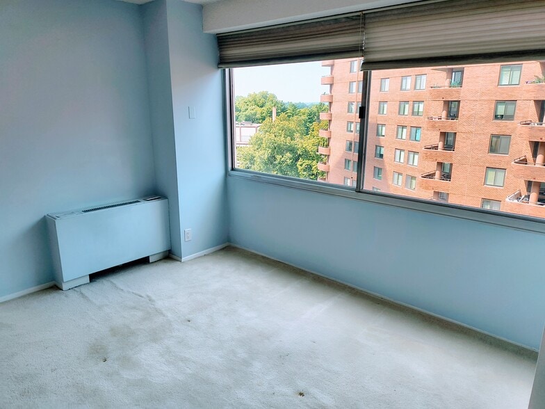 Dining Room - 5500 Friendship Blvd