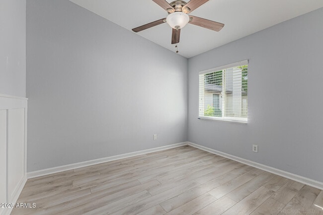 Building Photo - 1005 W Laguna Dr