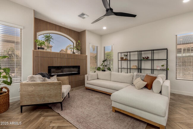 Building Photo - 10502 E Posada Ave