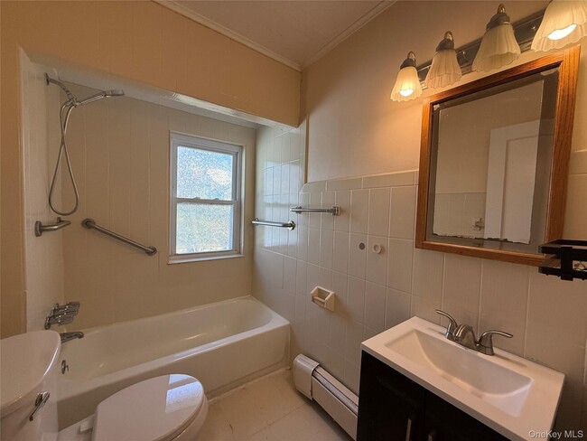 Building Photo - 15 Maple Grove St