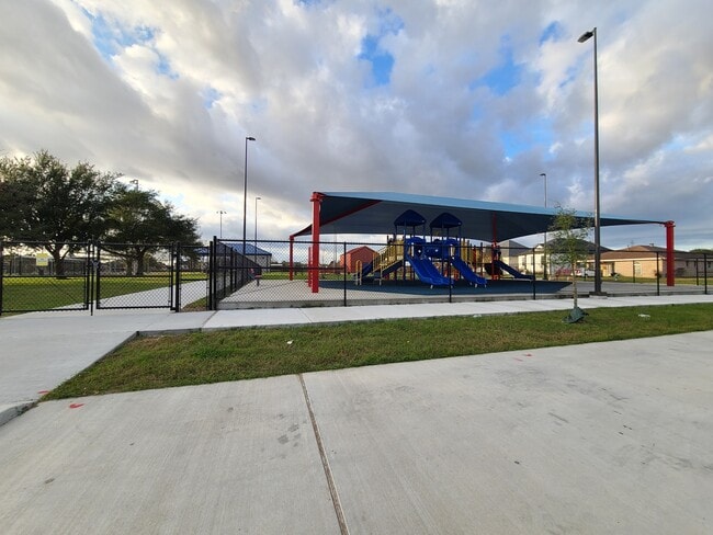 Building Photo - 8501 Prince Dr