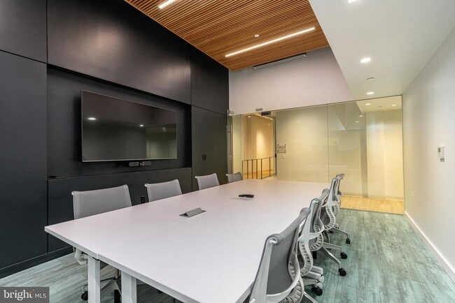 Building Photo - 2200 Arch St