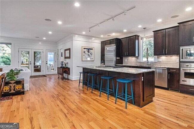 Building Photo - 623 Ansley St