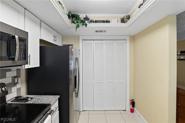 Building Photo - 913 Mohawk Pkwy