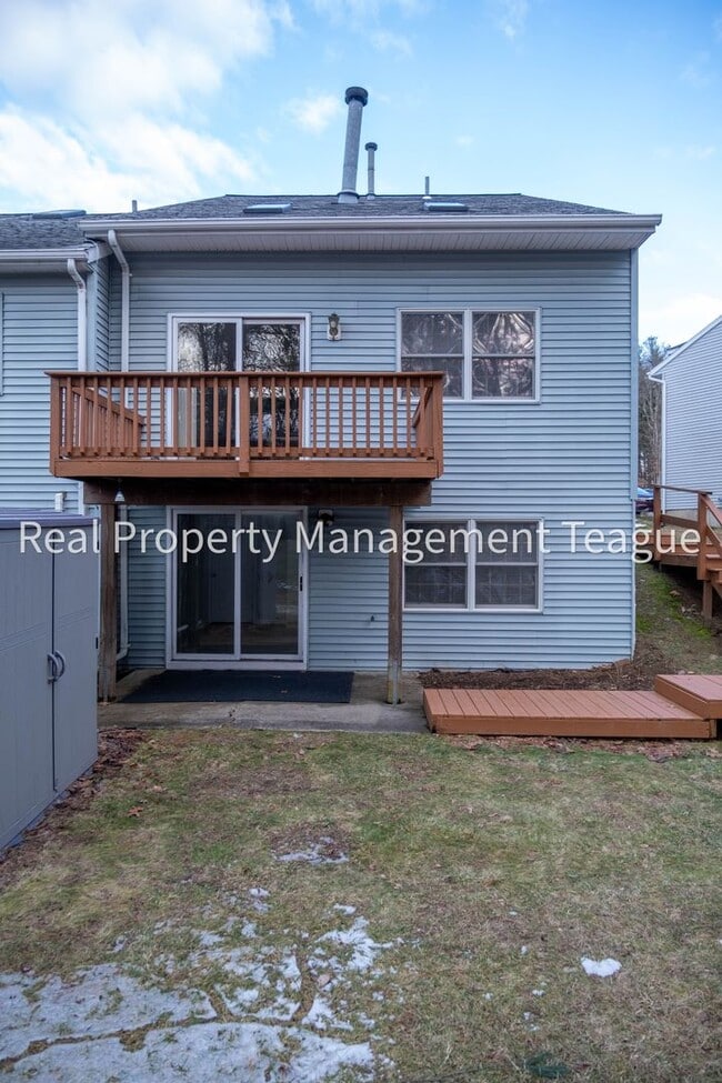 Building Photo - Heat and Utilities Paid by Owner!