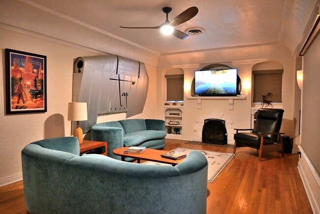 Building Photo - 401 W Nations Ave