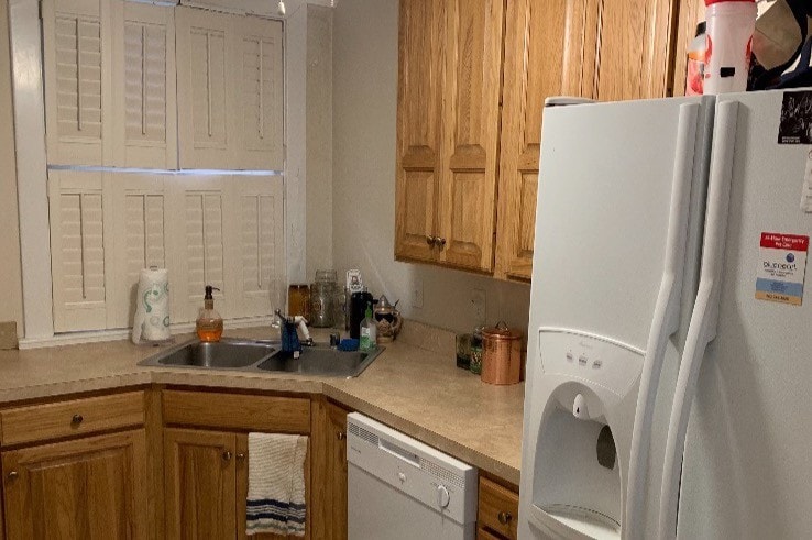 Kitchen - 1041 Cherokee Rd