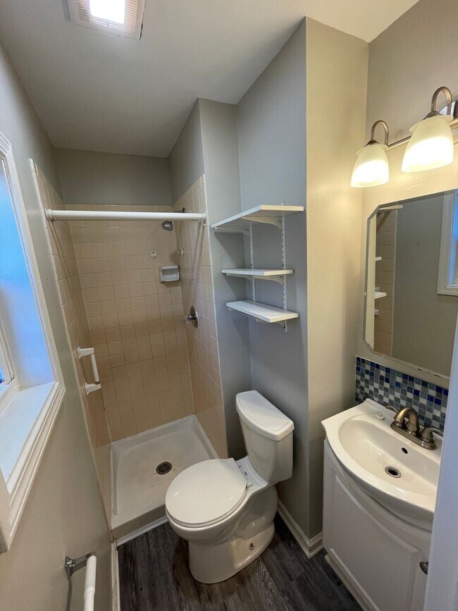 Building Photo - 112 Lincoln St