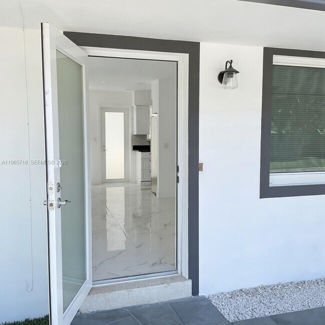 Building Photo - 2308 NW 3rd Ave