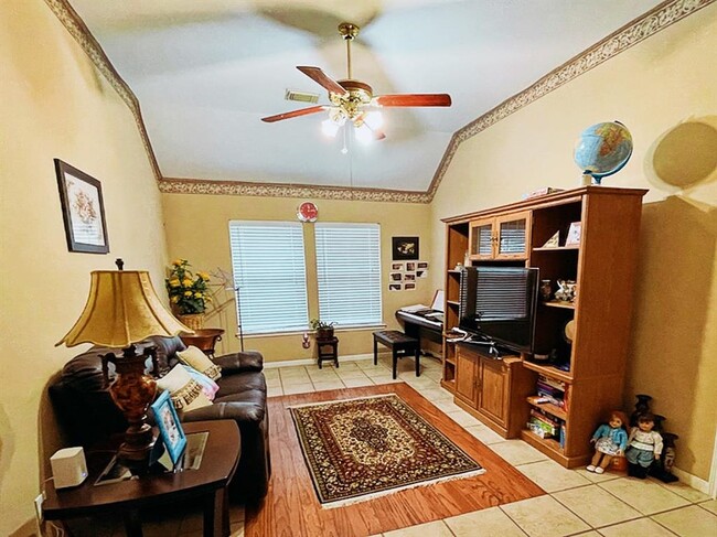 Building Photo - 17014 Sandestine Dr