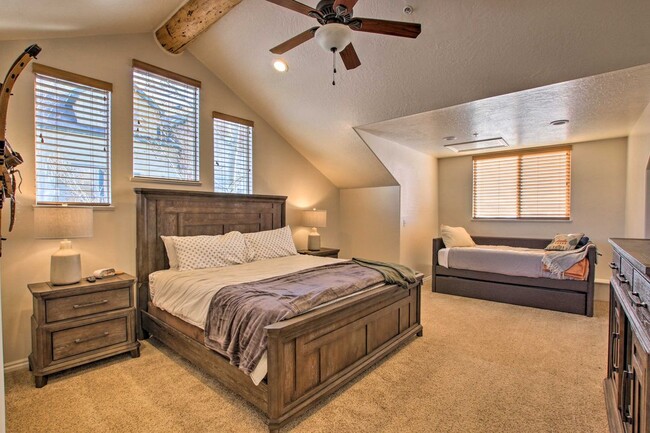 Building Photo - 3524 N Fox Run Dr