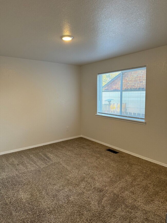 Building Photo - CUTE HOME IN ELKHORN ESTATES