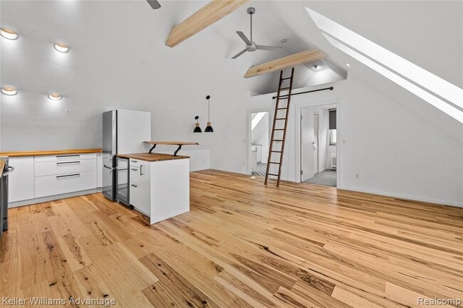 Building Photo - 284 Eliot St