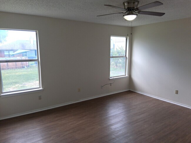 Building Photo - 5002 Morning Glen Ln