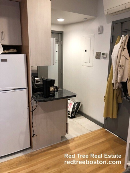 Building Photo - 144 Bowdoin St