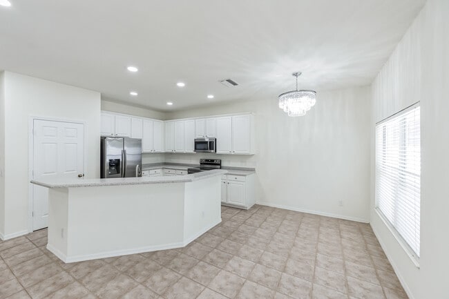 Building Photo - 8190 Silver Birch Way