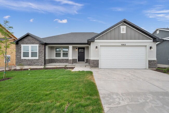 Building Photo - 1062 N Highpass Dr