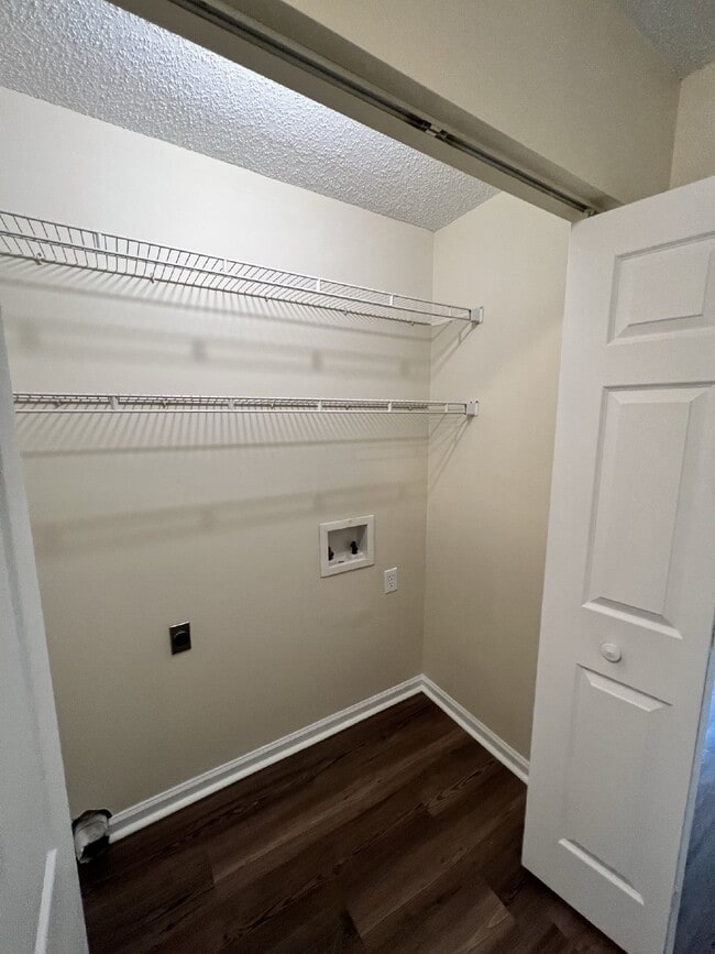 Building Photo - Apartment for Rent