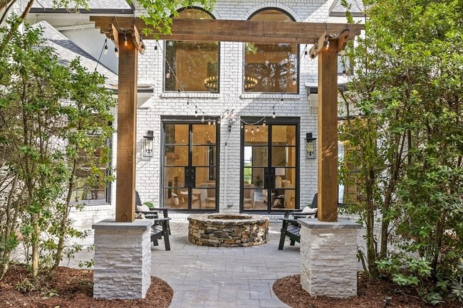 Building Photo - 1103 Centennial Dr