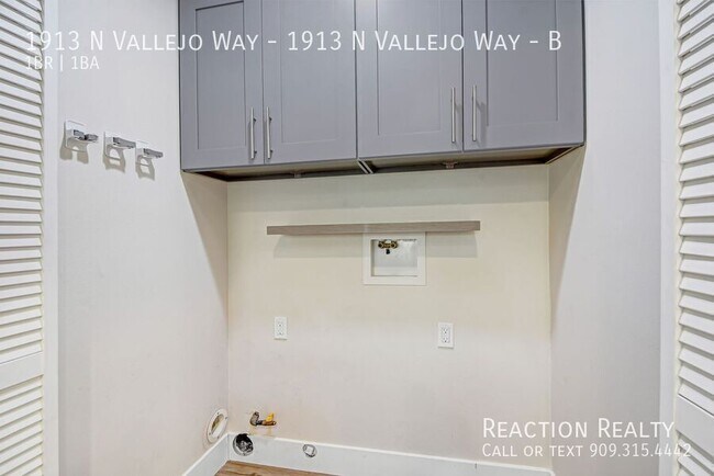 Building Photo - 1913 N Vallejo Way