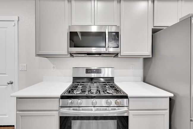 Building Photo - $2,395 - 3 Bed, 2.5 Bath Home in Colorado ...