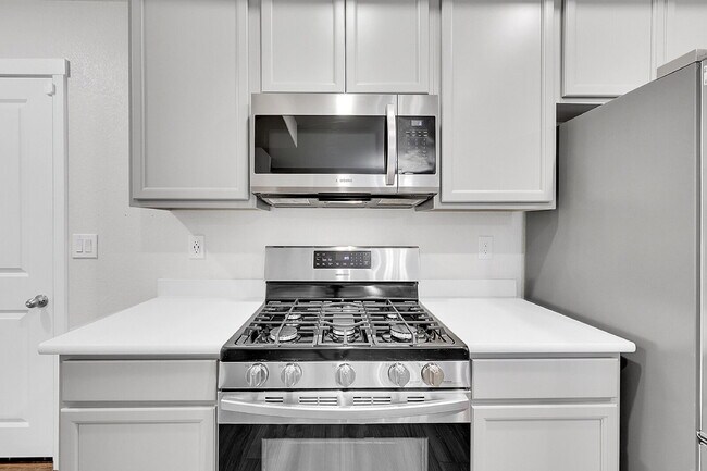 Building Photo - $2,550 - 3 Bed, 2.5 Bath Home in Colorado ...