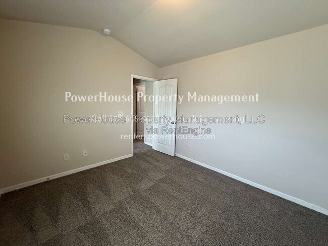 Building Photo - 1045 Township Cir