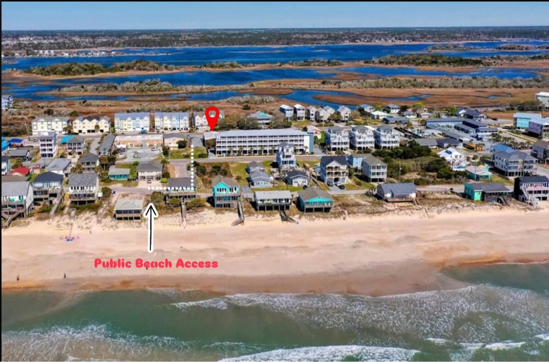 Building Photo - 604 N New River Dr