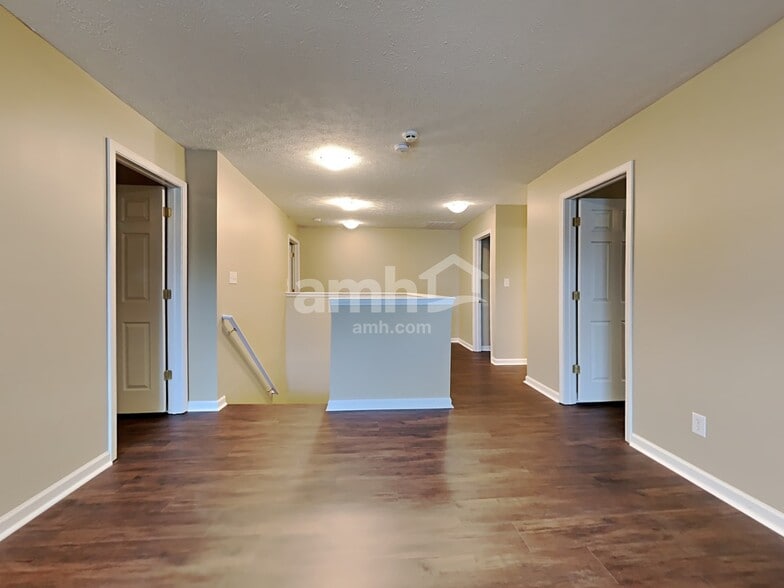 Building Photo - 1351 Blue Ridge Ln