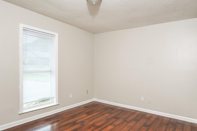 Building Photo - 8210 Valley Ridge Trail