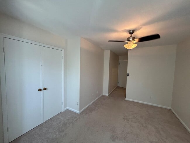 Building Photo - 6001 Rabbit Hill Ct