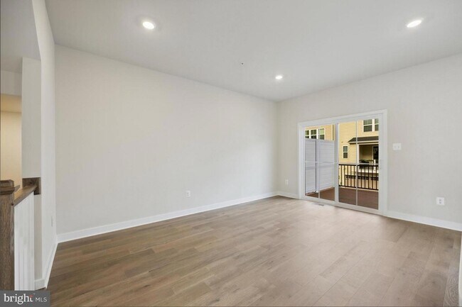 Building Photo - 223 Avalon Dr