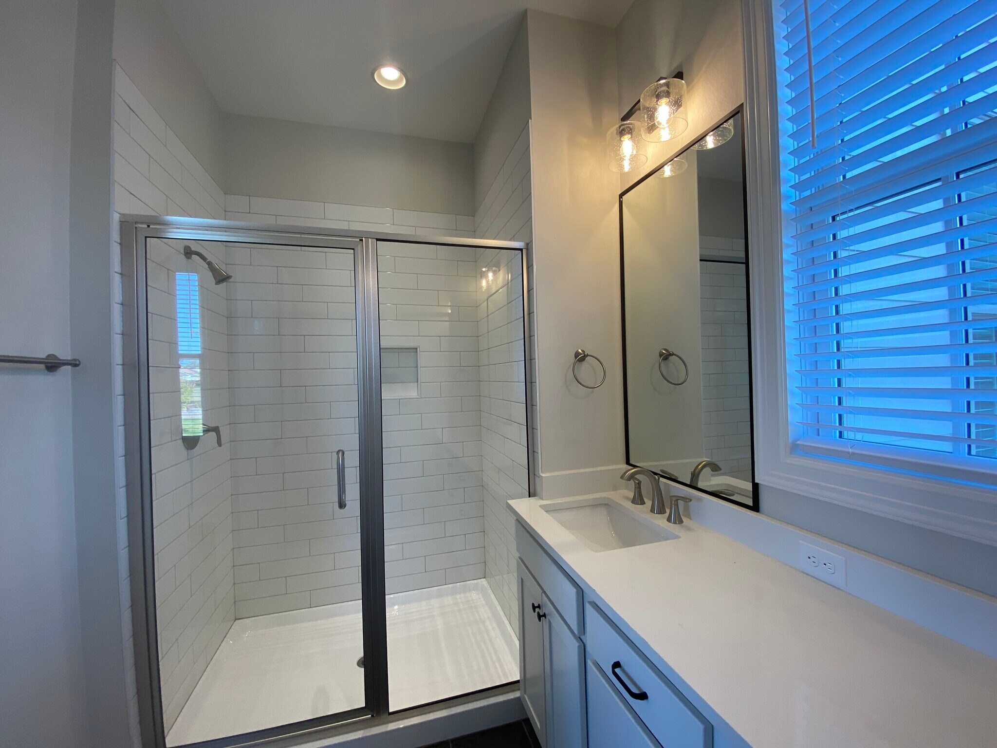 Building Photo - 1028 Bridgewater Ave