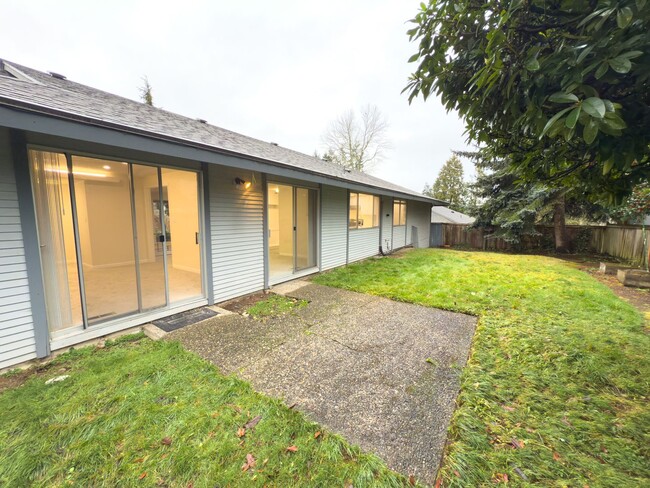 Building Photo - 4Bd/2.25Ba Bellevue House