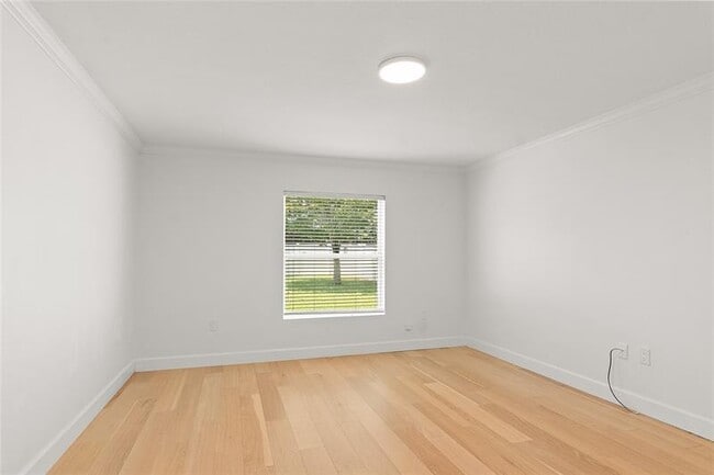 Building Photo - 5947 Ridge Lake Cir