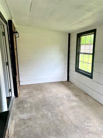 Building Photo - 210 Lakewood Dr