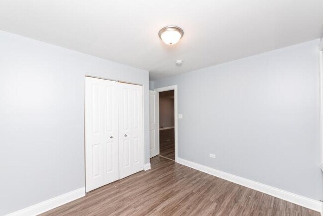 Building Photo - 4 bedroom in Lansing IL 60438