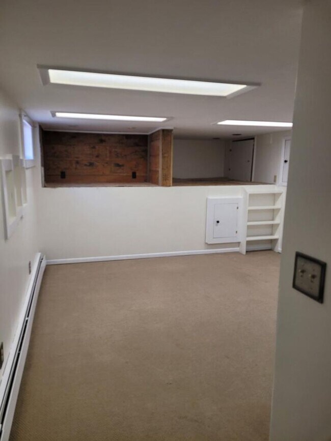 Building Photo - 2 bed 2 bath house