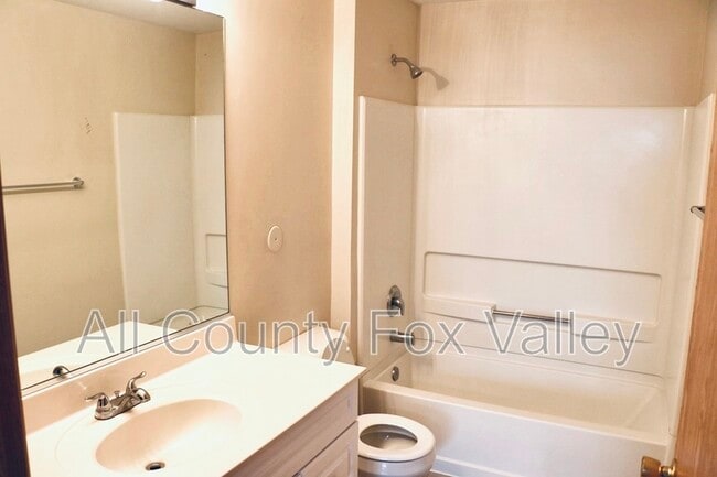 Building Photo - 1207 Silverstone Dr