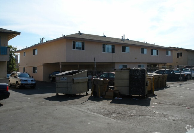 Building Photo - Seaside
