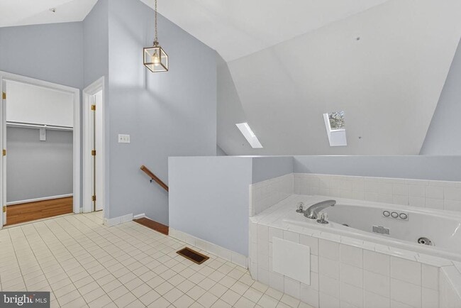 Building Photo - 2901 Mainstone Dr