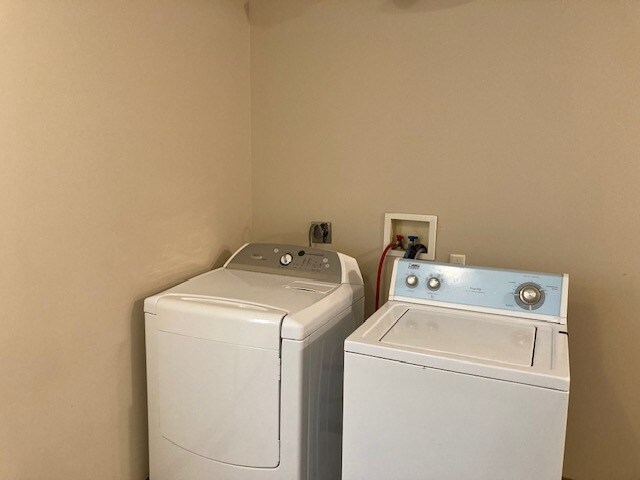 Building Photo - 1705 University Dr