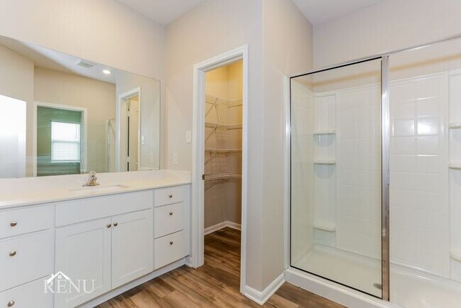 Building Photo - 2026 Delta Downs Dr