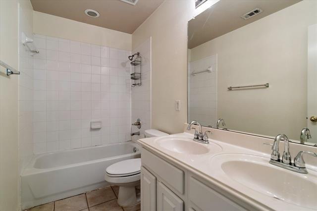 Building Photo - 3501 Jackson Dr