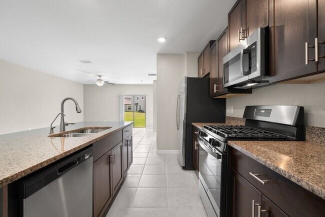 Building Photo - LIKE NEW Home For Rent in Belmont!