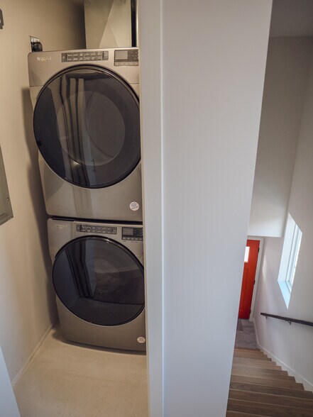 Building Photo - 4425 45th Ave S