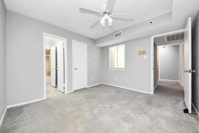 Building Photo - 6306 S Rice Ave