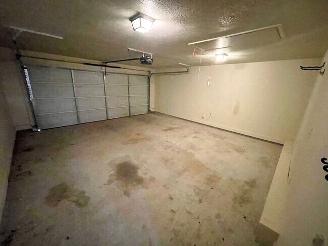 Building Photo - 106 Harvey Cir
